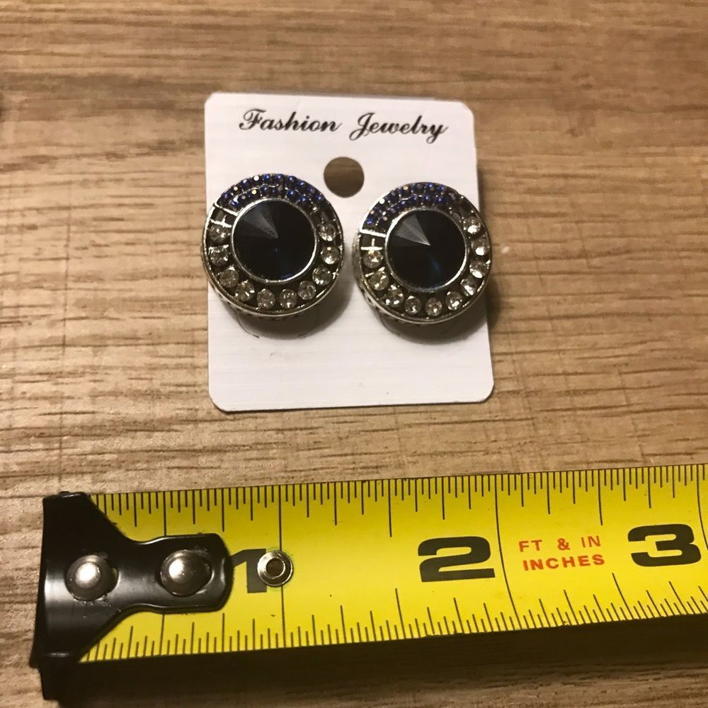 Vintage Circular Rhinestone Gemstone Blue and Silver Stud Earrings - Picture 7 of 7